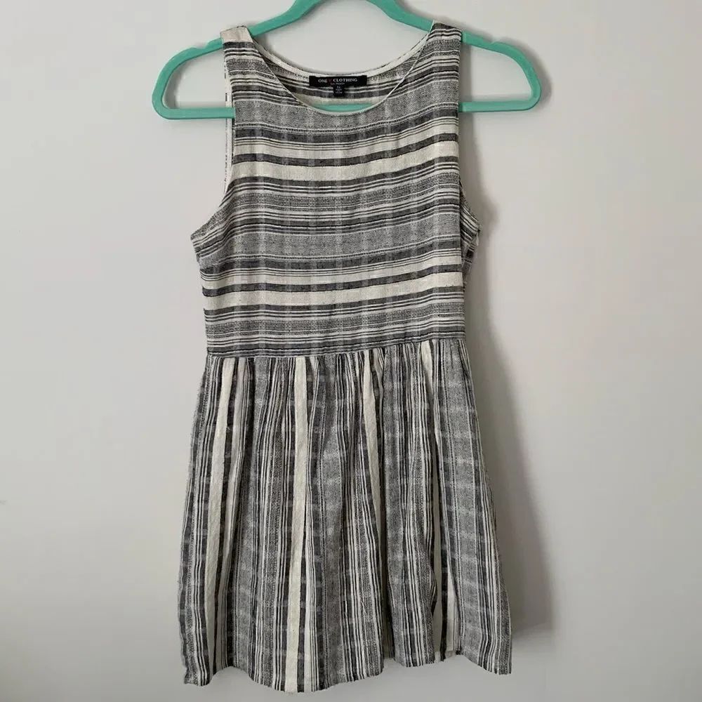 One Clothing brand Dress Juniors size Small